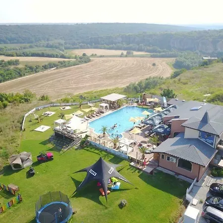 Crazy Pool Villa